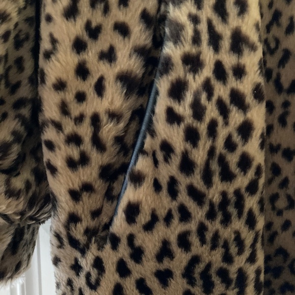 Women's Animal Print Faux Fur Long Sleeve Winter Coat/Size L/NEW/NEVER WORN! - Picture 5 of 5